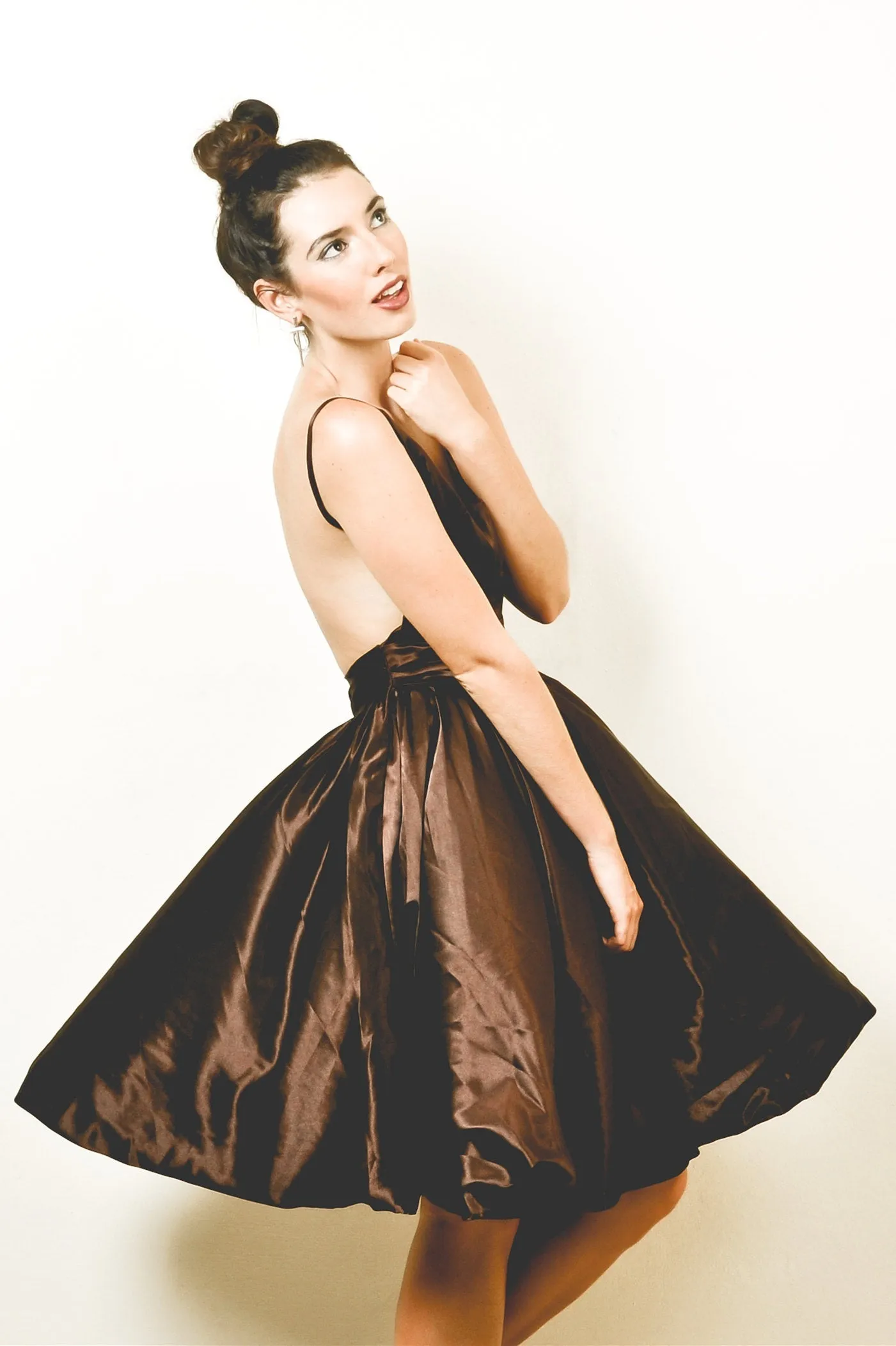 A-line V-neck Spaghetti Strap Knee Length Charmuse Backless Prom Dress