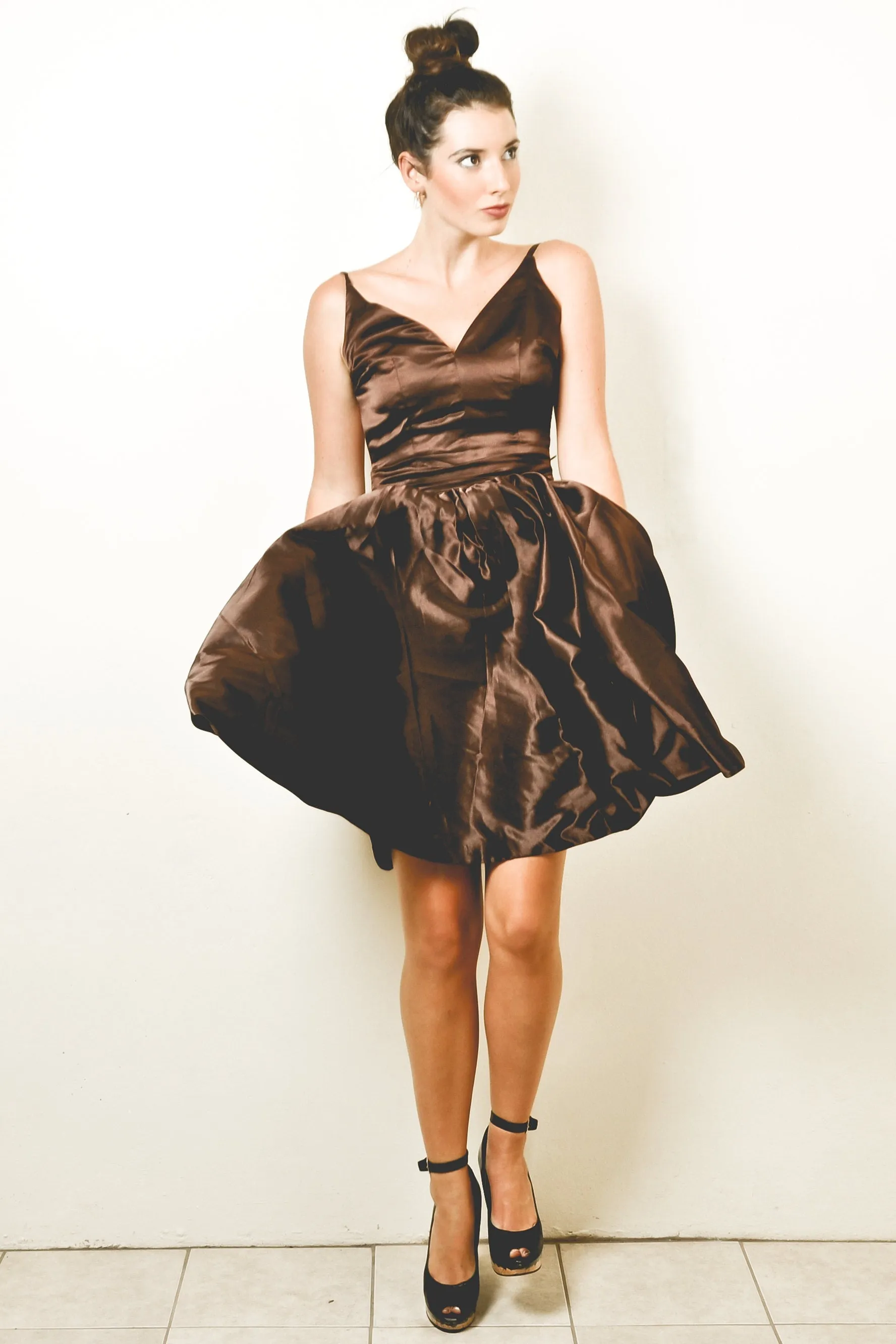 A-line V-neck Spaghetti Strap Knee Length Charmuse Backless Prom Dress