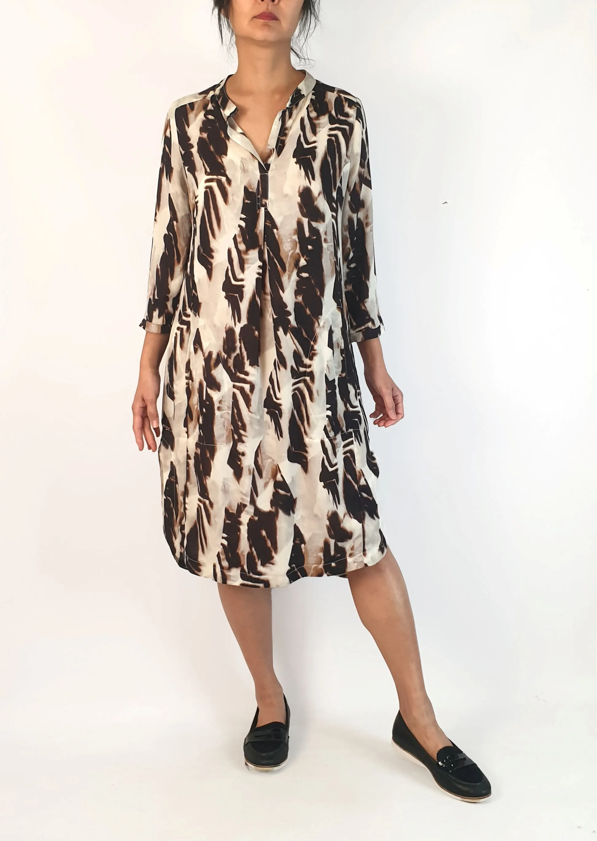 Amanda Laird Cherry brown and white print long sleeve dress size 34, best fits 10