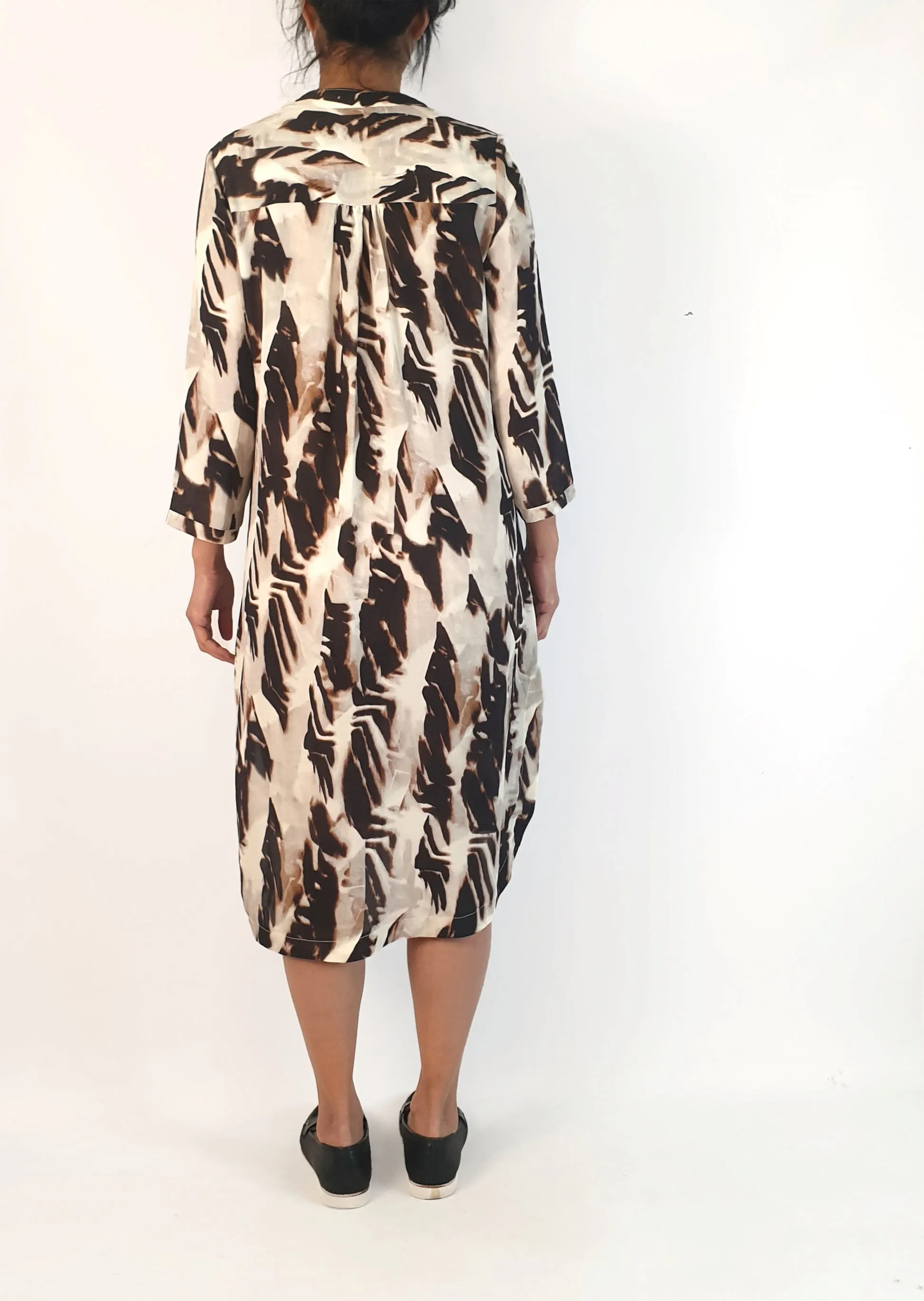 Amanda Laird Cherry brown and white print long sleeve dress size 34, best fits 10