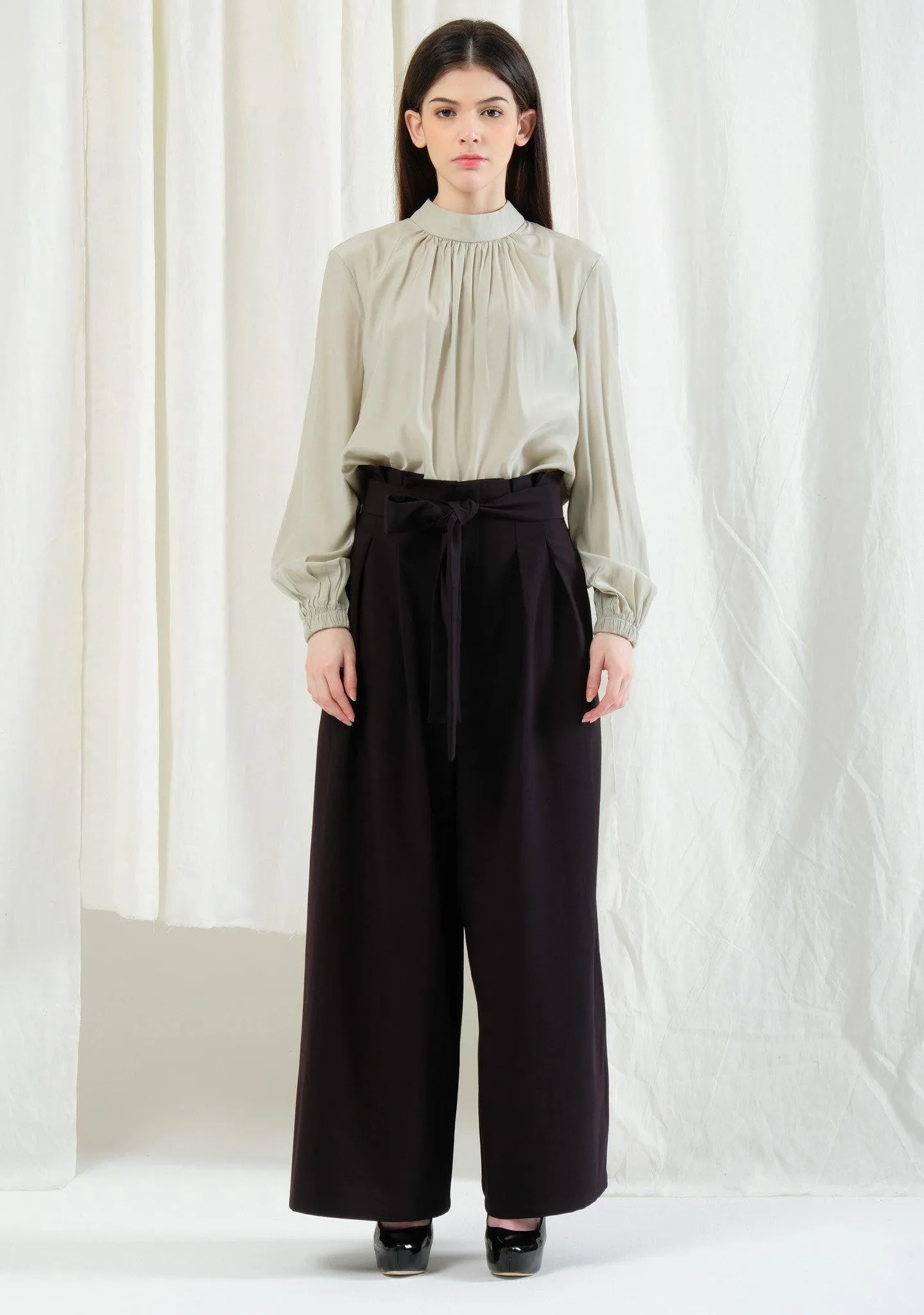 Caspian Extreme Flare Trouser Pants in Black Stone
