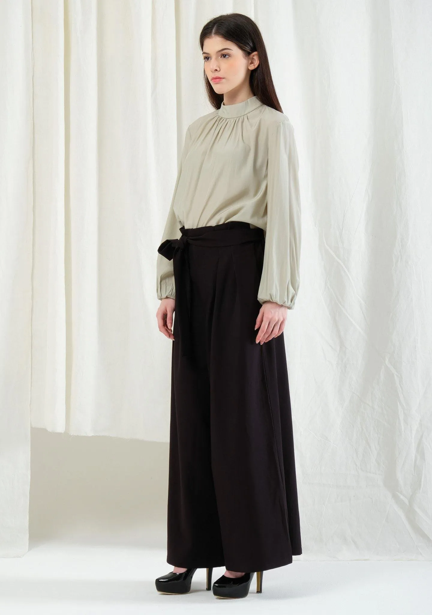 Caspian Extreme Flare Trouser Pants in Black Stone