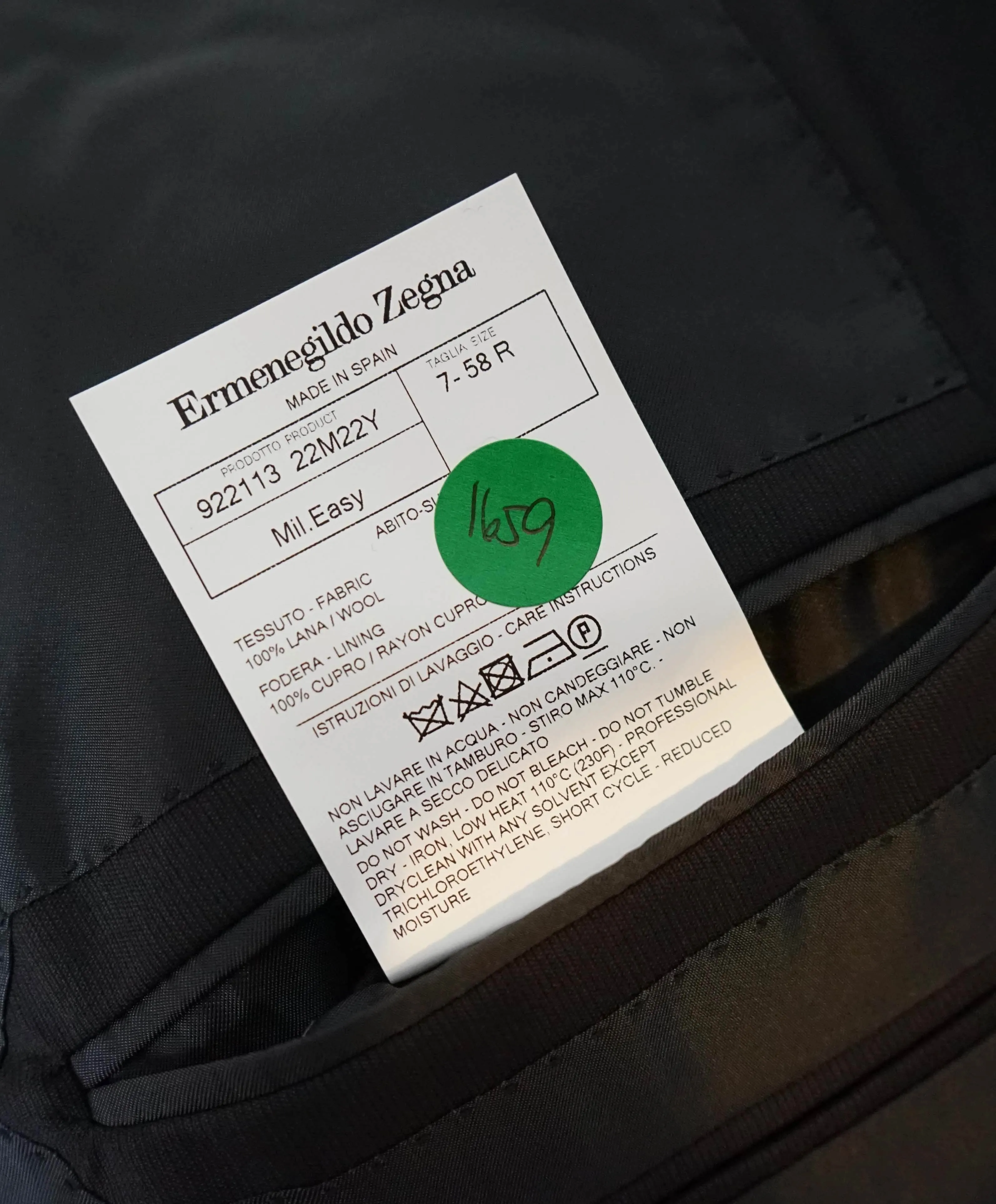 ERMENEGILDO ZEGNA - "MULTISEASON" Closet Staple Textured Solid Black Suit - 48R