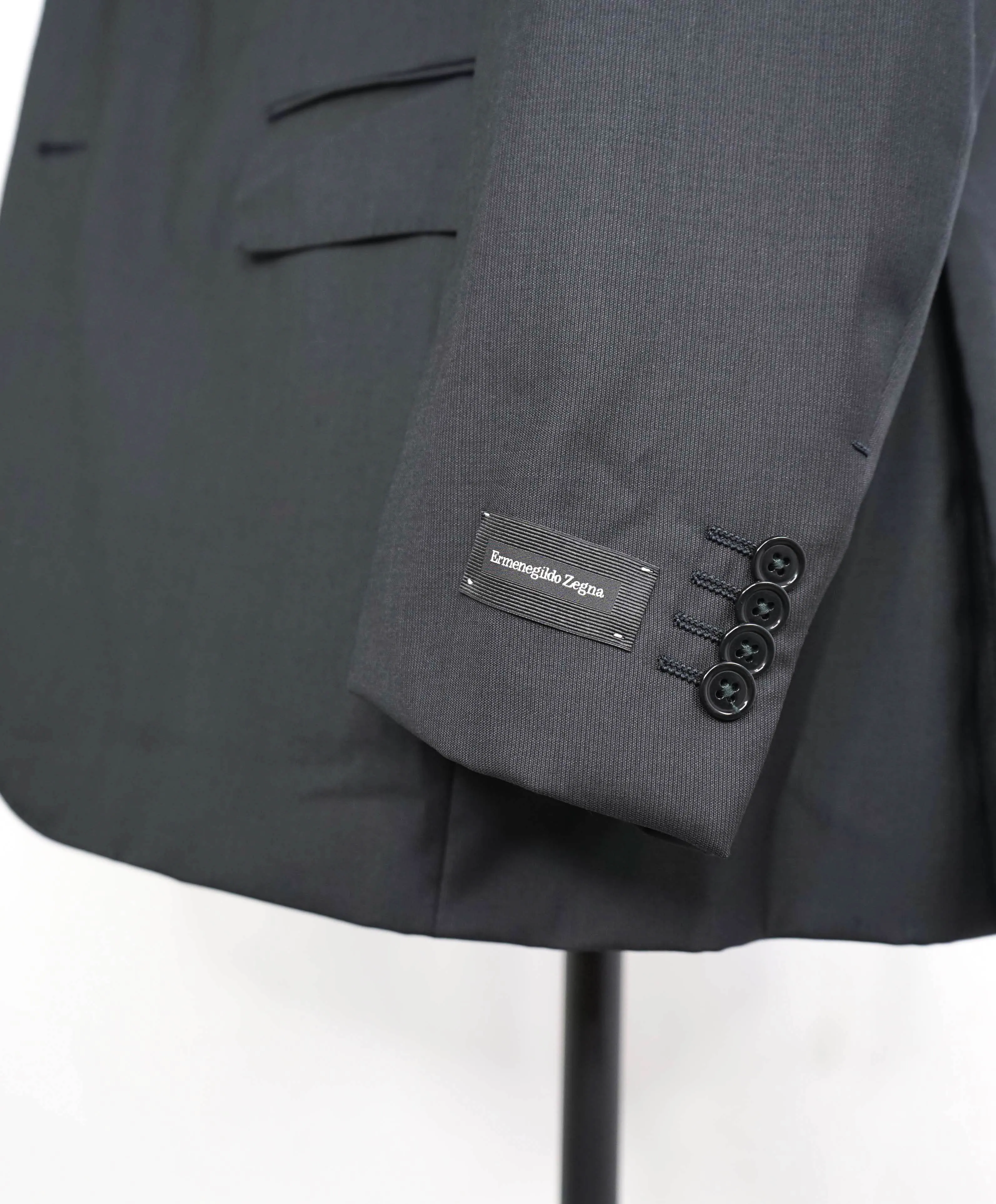 ERMENEGILDO ZEGNA - "MULTISEASON" Closet Staple Textured Solid Black Suit - 48R