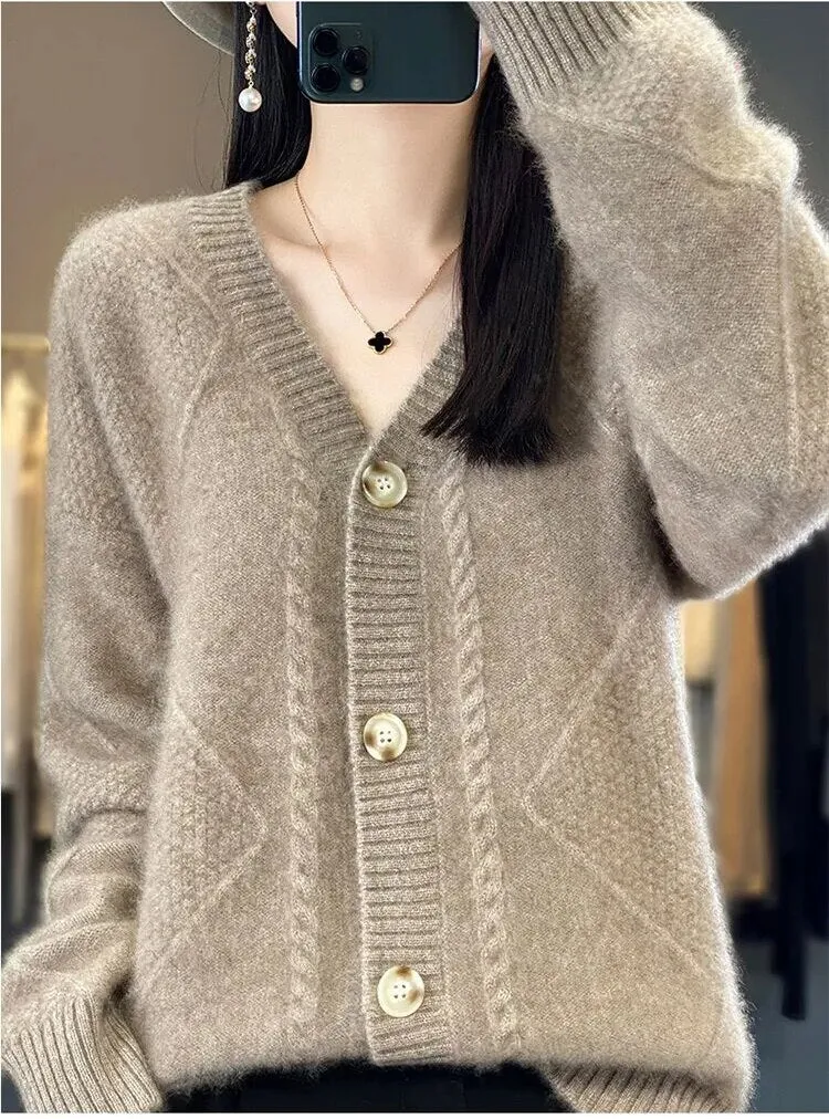 Every - Winter Strickjacke mit V-Ausschnitt