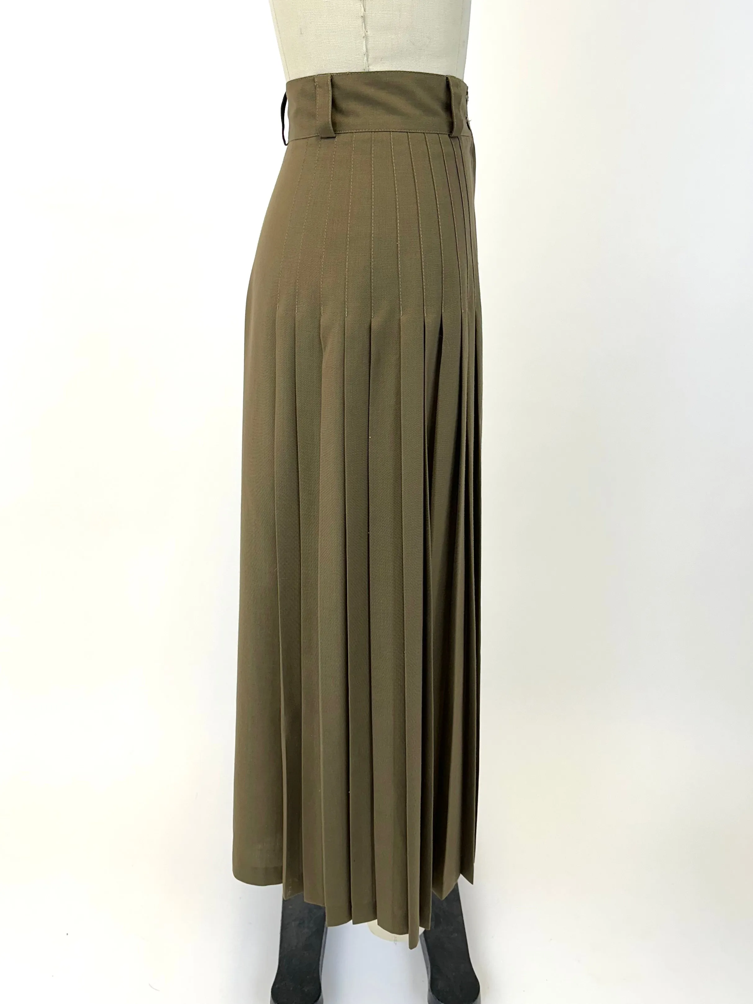 French Pleated Wide-Leg Trousers