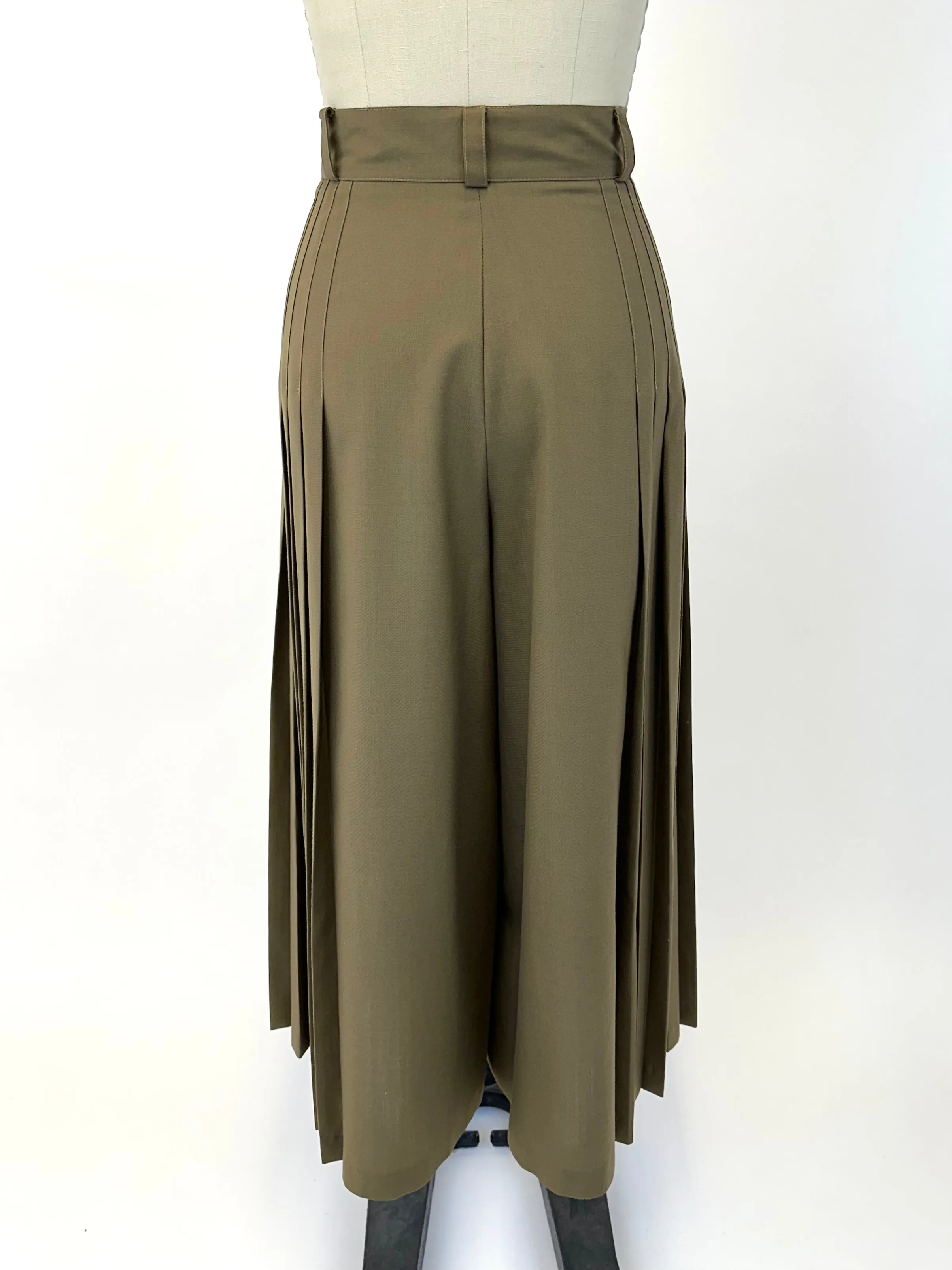 French Pleated Wide-Leg Trousers