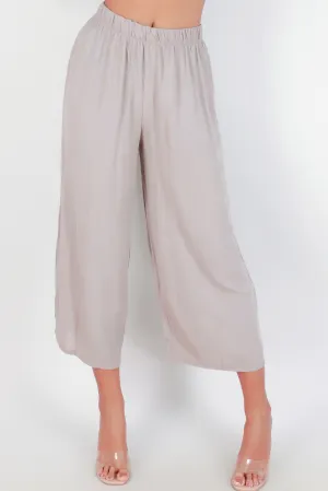 GIVE ME A HAND CAPRI PANTS