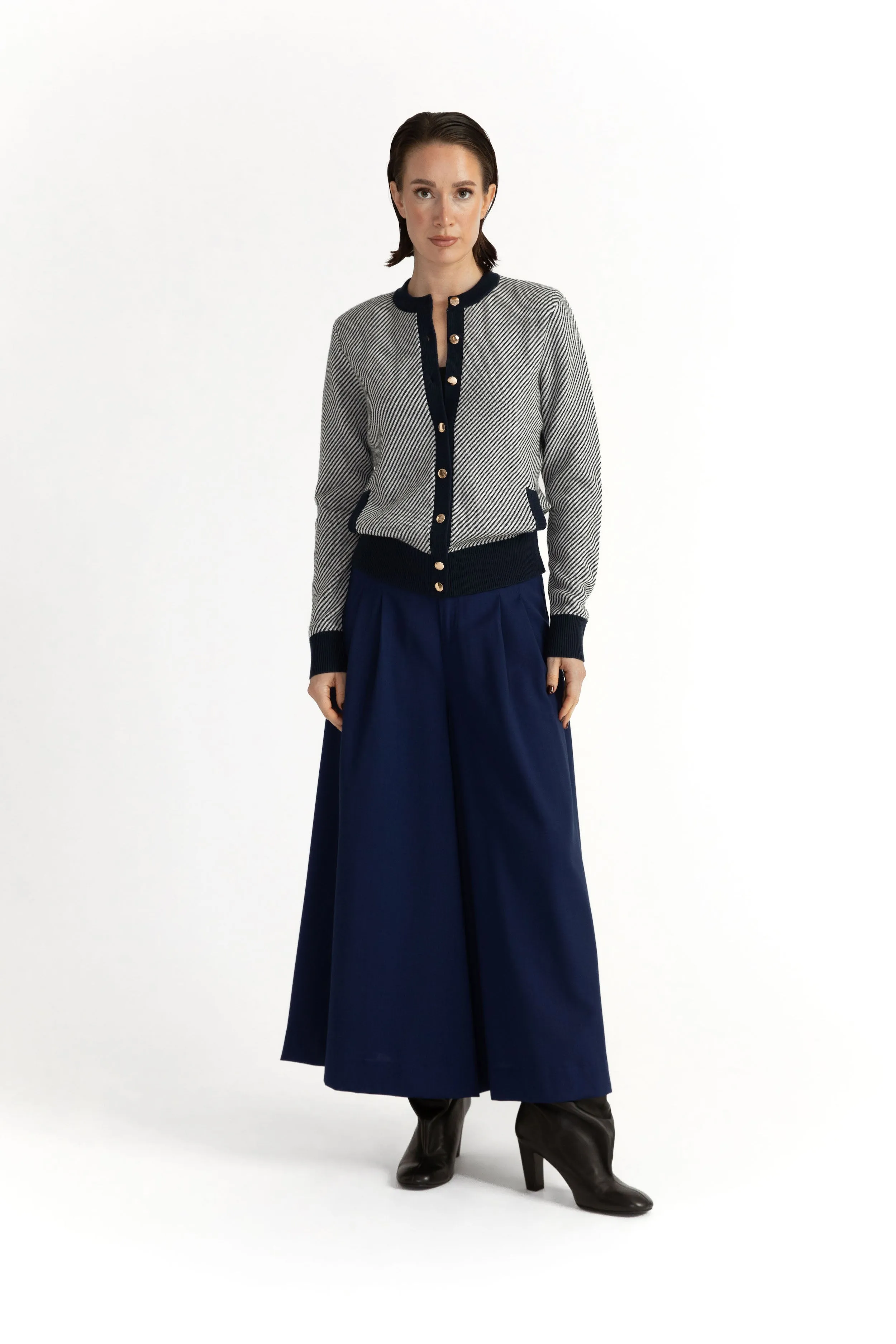 Lisbon Cardigan - Knit cardigan in navy/white