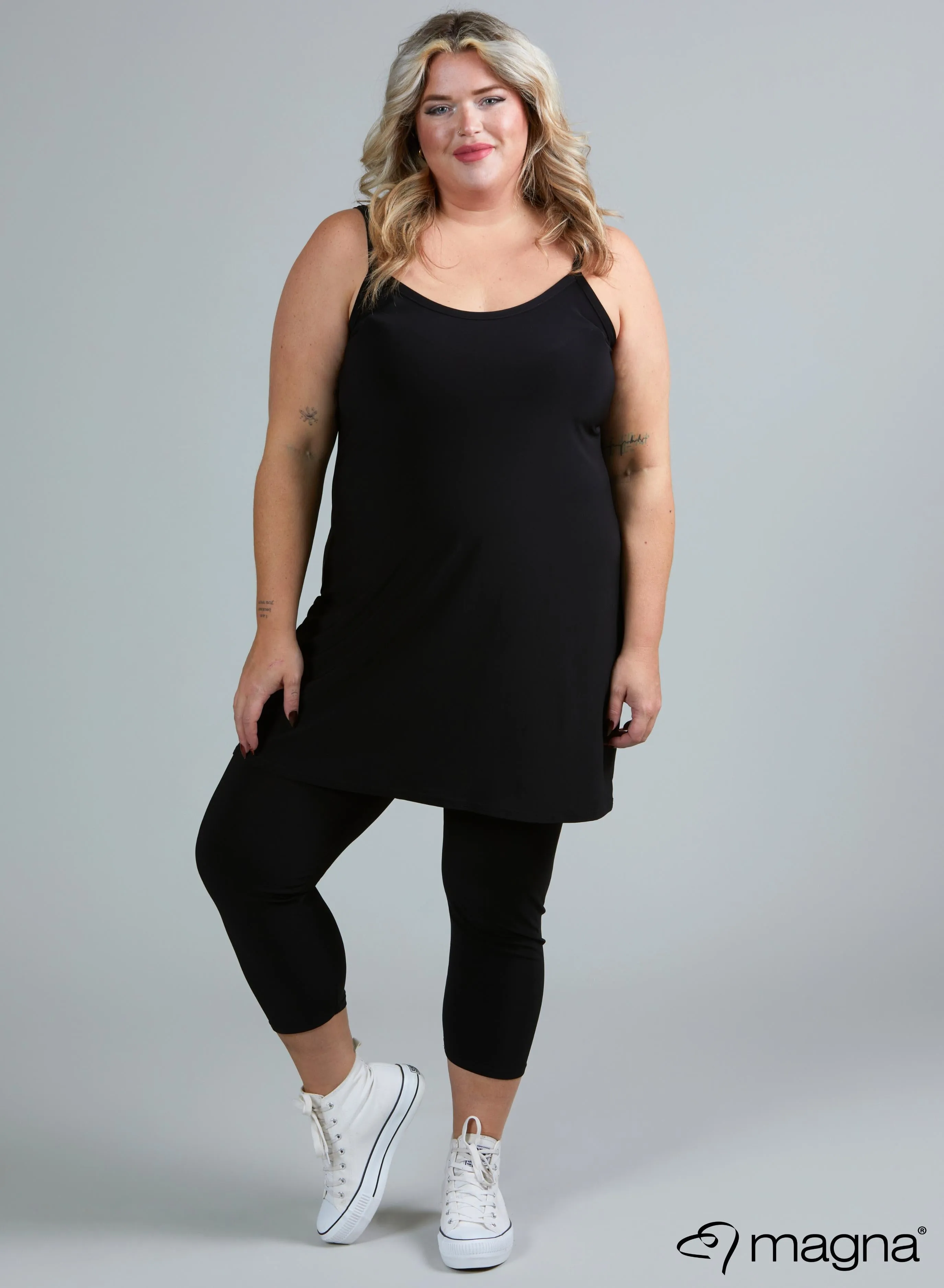 Magna Long Spaghetti Tunic Black