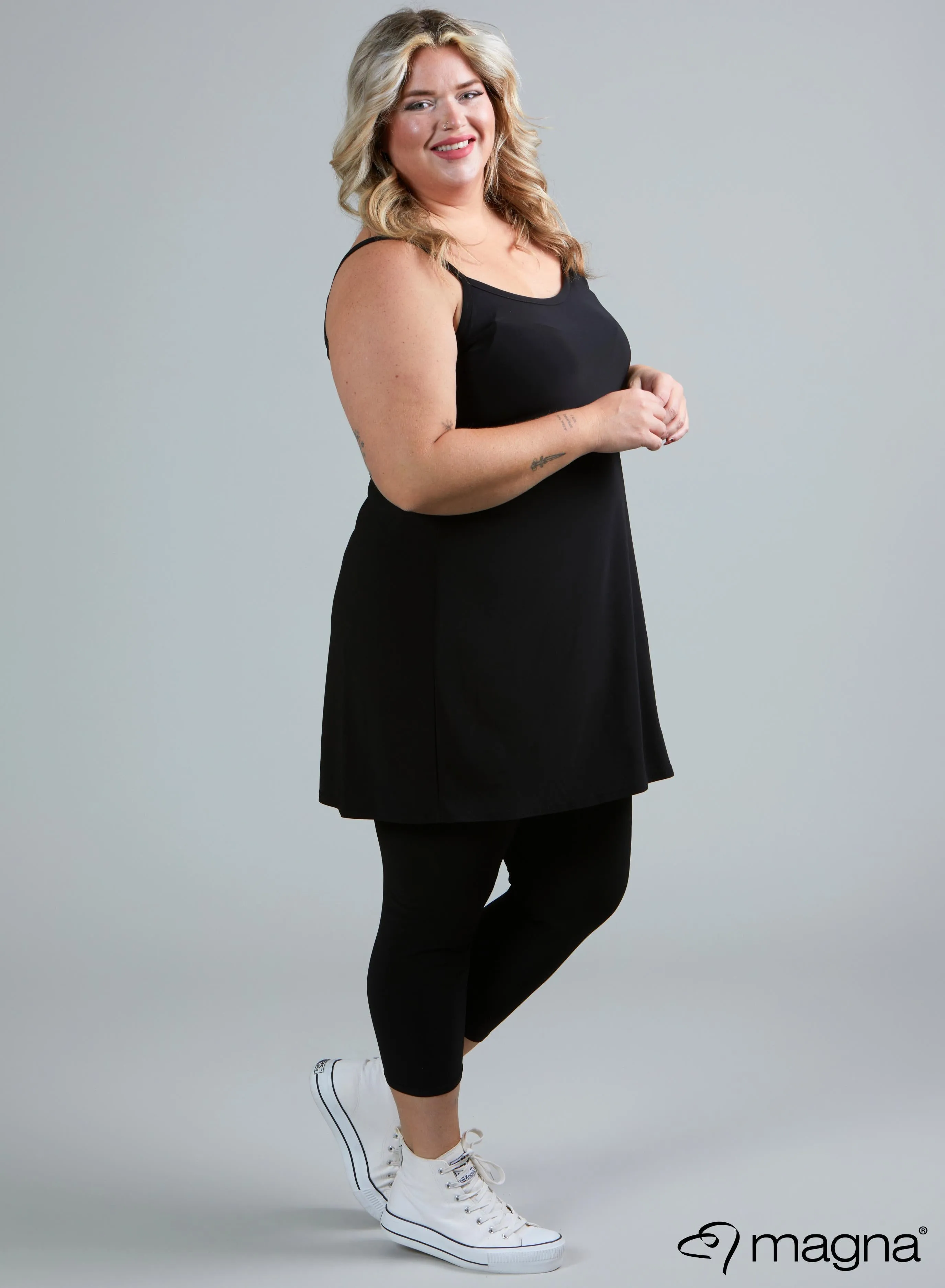 Magna Long Spaghetti Tunic Black