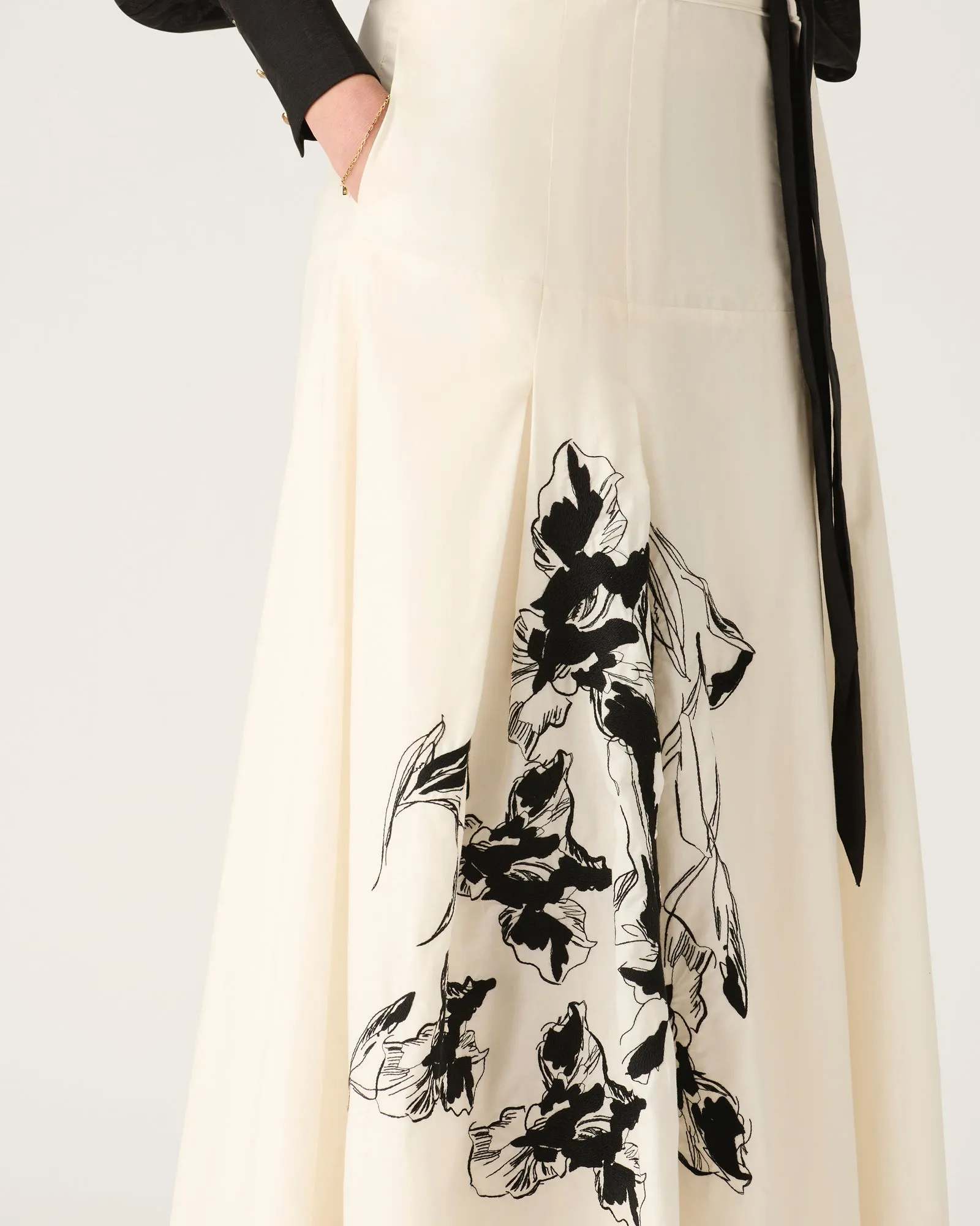Mos the Label - Lis Embroidered Midi Skirt