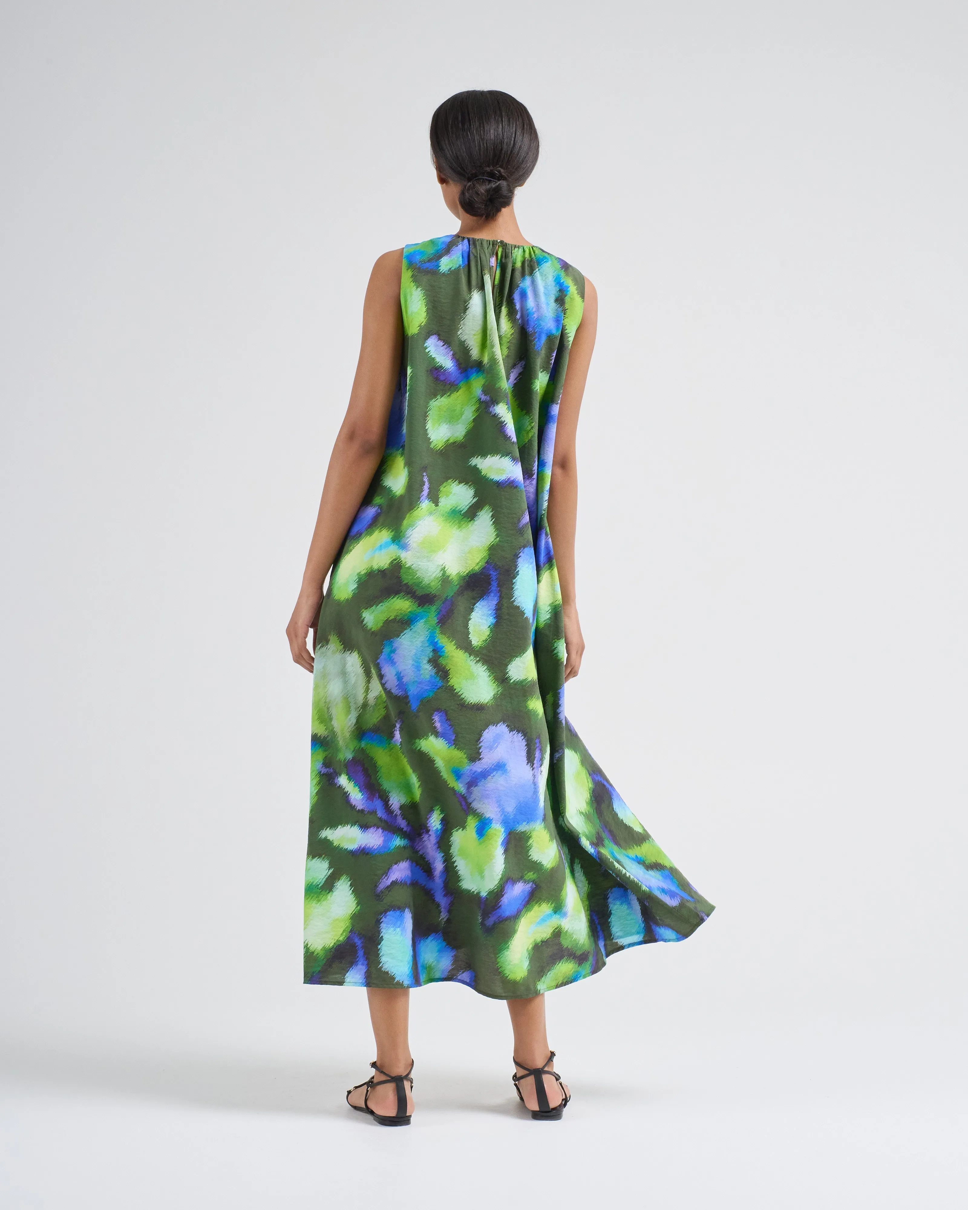 sleeveless dress with tie