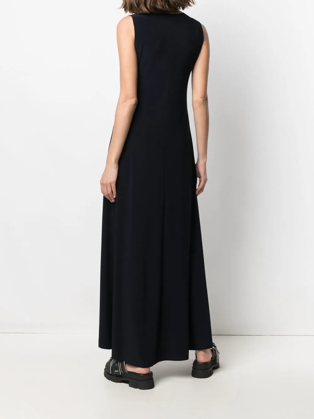 Sleveless long dress