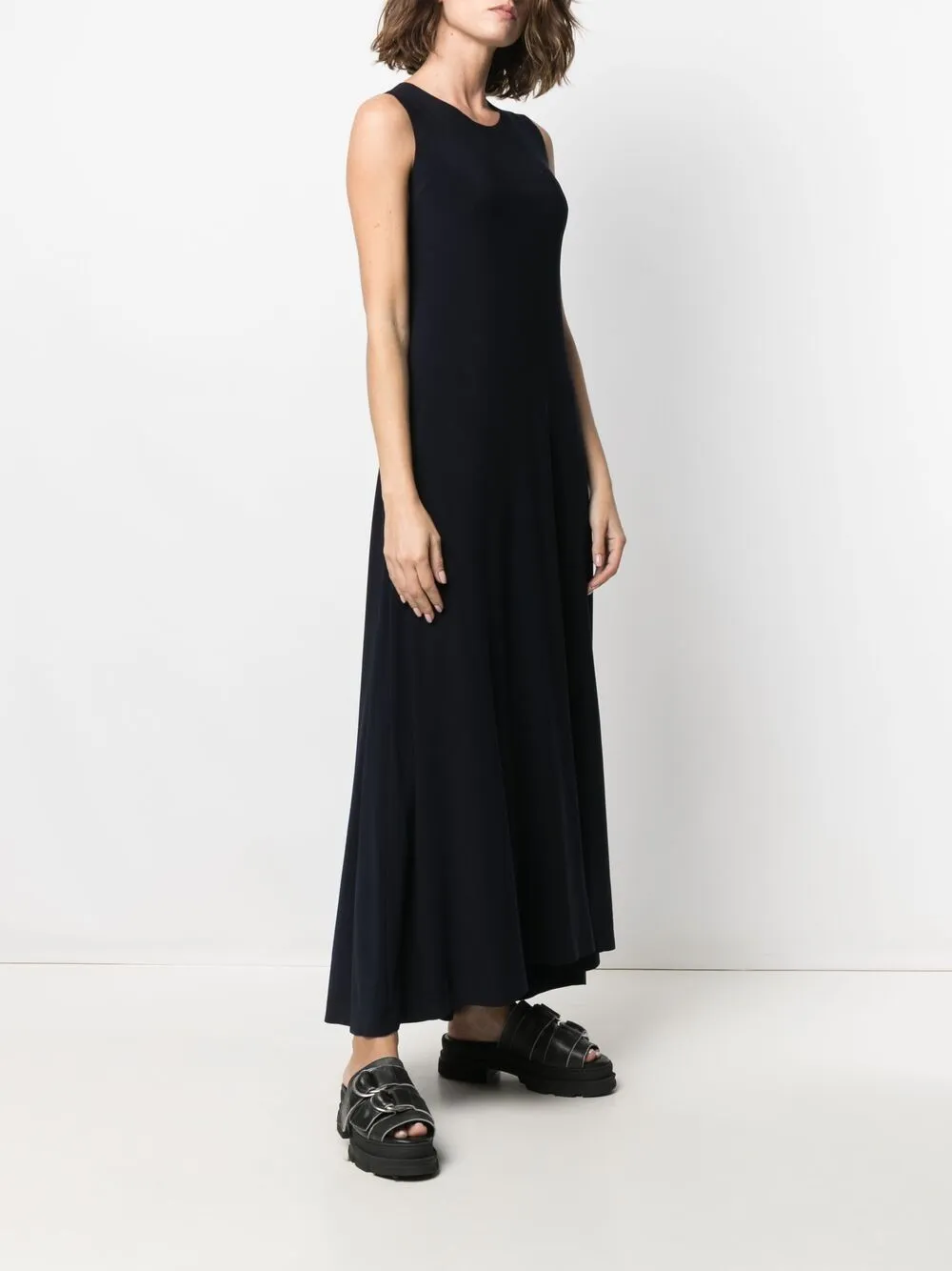 Sleveless long dress
