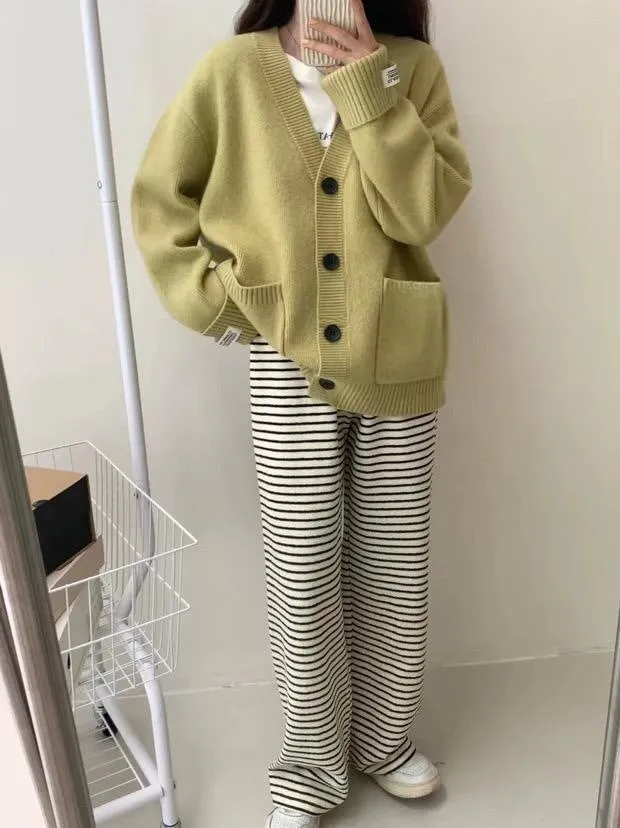 Solid V-neck Knitted Cardigan for a Relaxed Look