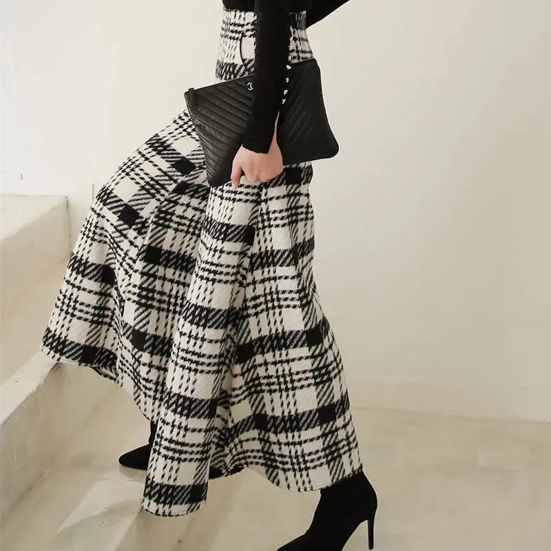 Uiara Flare Cropped Plaid Pants