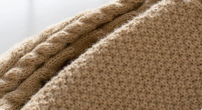 Versatile Women's Cable Knit Cardigan
