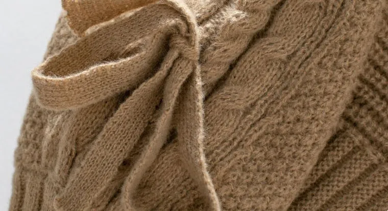 Versatile Women's Cable Knit Cardigan